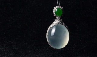 怎样分辨翡翠真假(怎样分辨翡翠真假好坏)