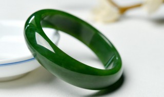 翡翠糯种好不好(翡翠糯种值得买吗)