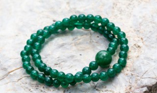 翡翠的作用（翡翠对人体的作用与功效）