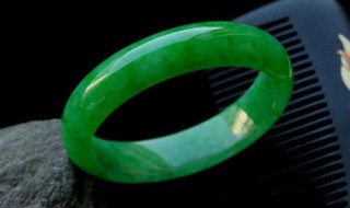 如何判断翡翠的好坏(怎么鉴别翡翠的好坏)