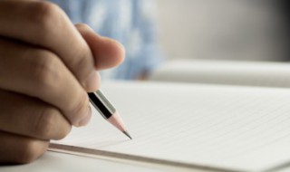 关于夏天拟人的句子（形容夏天的拟人句子唯美）