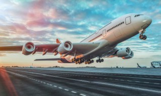 坐飞机能带多少斤行李(坐飞机能带多少斤行李不托运)