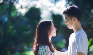 情侣刚在一起的文案（情侣一直在一起的文案）