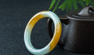 翡翠手镯（翡翠手镯怎么选才是最好的）