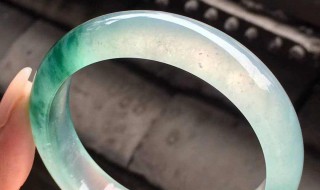 玉和翡翠的区别价格（玉石和翡翠的价格）