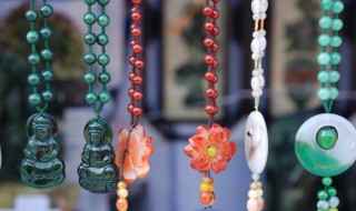 和田碧玉与翡翠的区别（翡翠与和田玉的区别是什么?）