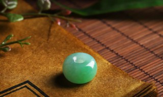 翡翠葫芦挂件的寓意和象征 玉葫芦挂件的寓意和象征