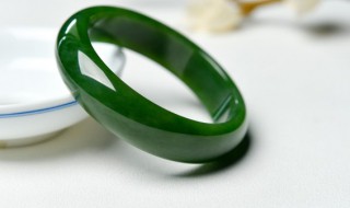 南红和翡翠的区别 南红和翡翠的区别是什么