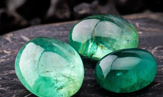 翡翠要水养吗（翡翠种水能养吗）