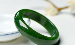 如何挑选翡翠戒面 什么叫翡翠戒面