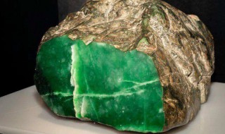 翡翠原石值钱吗(翡翠原石有什么价值)