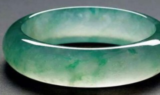 翡翠镯子戴在那只手好（翡翠镯子戴在哪只手好）