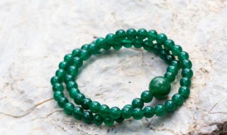 是翡翠好还是和田玉好 吊坠是翡翠好还是和田玉好