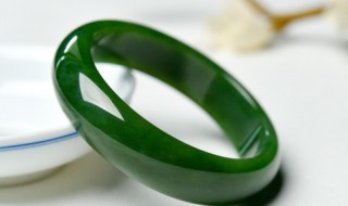 辣绿翡翠值钱吗 翡翠老辣绿值钱吗