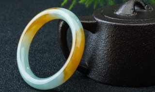 翡翠手镯越戴水头越好(翡翠手镯水头重要还是颜色重要)