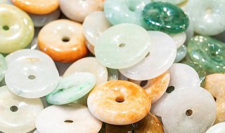 如何挑选翡翠貔貅（如何鉴别好的翡翠貔貅）