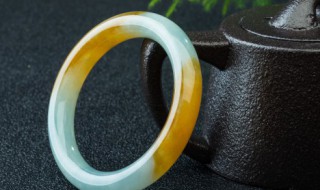 岫岩玉和翡翠的区别 岫岩玉跟翡翠的区别