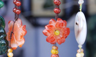 达摩坎好翡翠原石表现 翡翠达摩坎水石