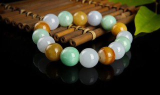 翡翠透明的好还是绿的好 翡翠透明的好吗