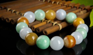 翡翠跟玉哪个好（翡翠和玉哪个好翡翠是玉么）