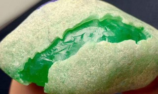 翡翠原石的鉴定（翡翠原石的鉴定方法原石）