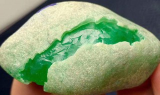 最贵的翡翠原石（最贵的翡翠原石图片）