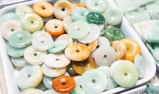 翡翠里有棉絮好还是没有好（翡翠里面有棉絮是好还是不好）