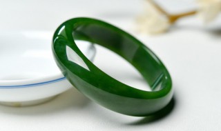 翡翠原石的价格 冰种翡翠原石的价格