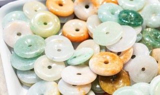 翡翠铁龙生值钱吗 铁龙生和翡翠有什么区别