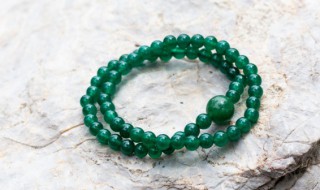 阳绿翡翠值钱吗 阳绿翡翠贵不贵