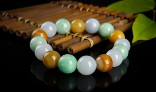 黄龙玉好还是翡翠好 黄龙玉跟翡翠的区别