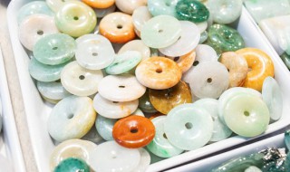 蓝水翡翠好吗 蓝水翡翠价值高吗