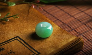 一什么什么的翡翠(翡翠什么是翡,什么是翠)