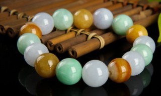 男人戴翡翠好吗（男人戴翡翠好还是戴玉好）