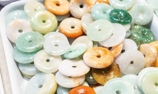 玉值钱还是翡翠值钱（和田玉值钱还是翡翠值钱）