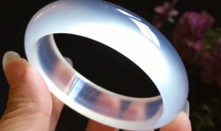 翡翠玛瑙玉哪个值钱（玉,玛瑙,翡翠哪个值钱）