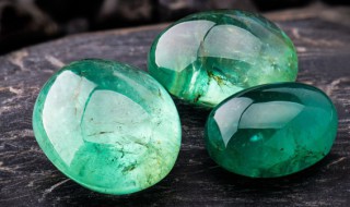 怎样区分翡翠原石种老 如何分辨翡翠原石的种