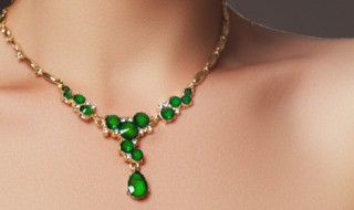 翡翠哪种颜色最值钱（哪种颜色的翡翠价值最高）