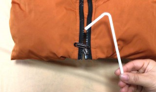 怎么修复卡住的拉链（拉链卡住了怎么弄开）