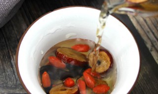 人参黄精茶功效与作用（人参黄精茶功效与作用介格一）