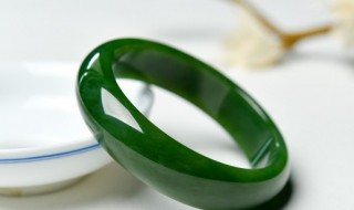 好的翡翠手镯多少钱 翡翠镯子价格一般多少钱
