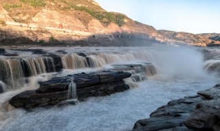 壶口瀑布位于哪两个省（壶口瀑布位于哪两个省交界处）