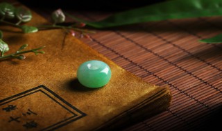 宝宝带翡翠好吗（宝宝适合带什么样的翡翠）