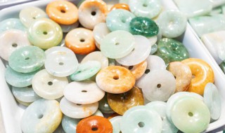 铁龙生翡翠值钱吗 铁生龙是翡翠吗