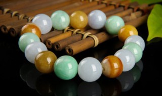 翡翠值钱(翡翠值钱还是玉值钱)