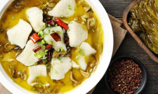 请问酸菜鱼的做法跟配料 酸菜鱼的做法最正宗的做法配料