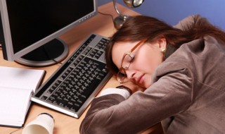 孕妇梦见被蛇追着咬(孕妇梦见被蛇追着咬是什么意思 周公解梦)