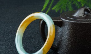 玉髓和翡翠哪个好 玉髓和翡翠哪个好哪个值钱