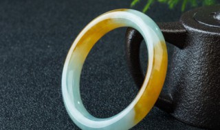 淡紫色翡翠手镯值钱吗(灰紫色翡翠手镯值钱吗)