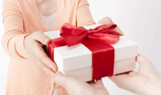 收到礼物的唯美句子（关于收到礼物的句子）